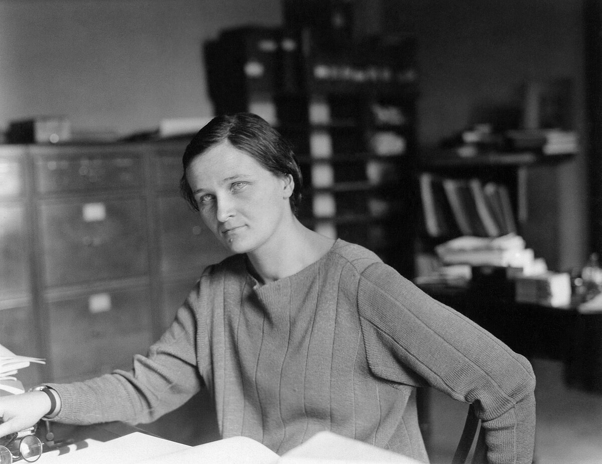 Сесилия Пейн-Гапошкина, астроном и первая женщина&nbsp;&mdash;&nbsp;профессор Гарварда