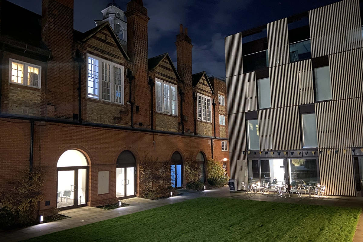 Экстерьер Клуба слепых дегустаций