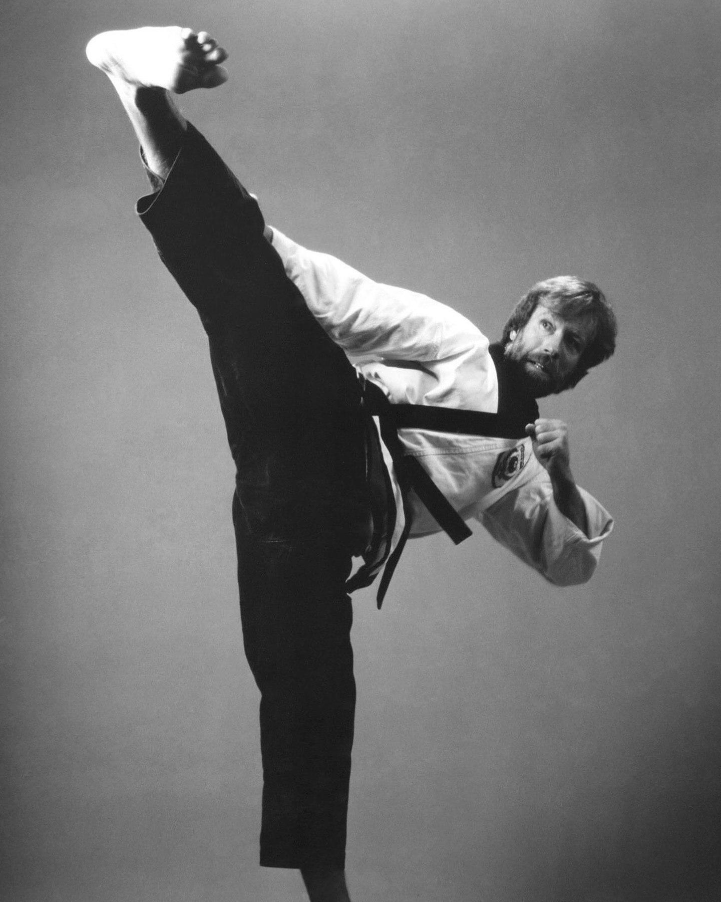 Фото: chucknorris / Instagram (входит в корпорацию Meta, признана экстремистской и запрещена в России)