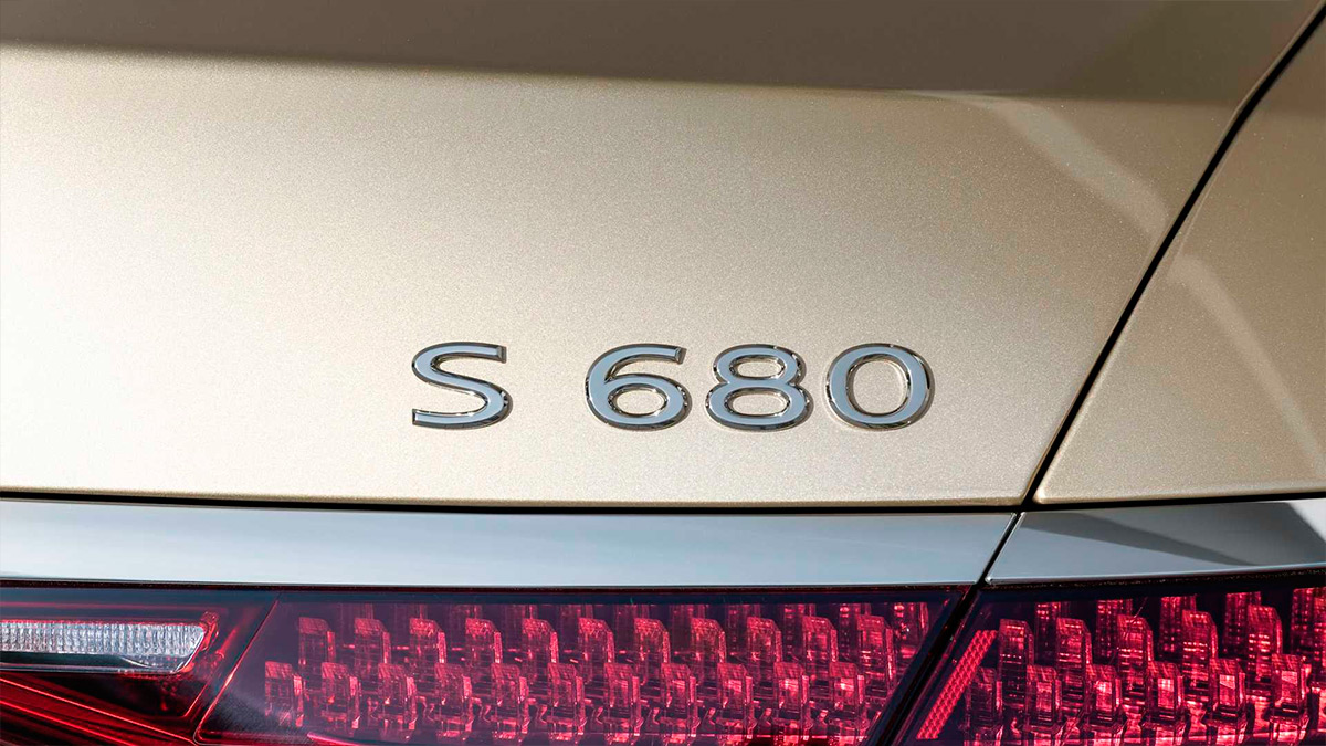 Новый Mercedes-Maybach S-Class получил мотор V12