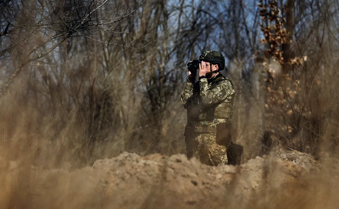 Zohra Bensemra / Reuters