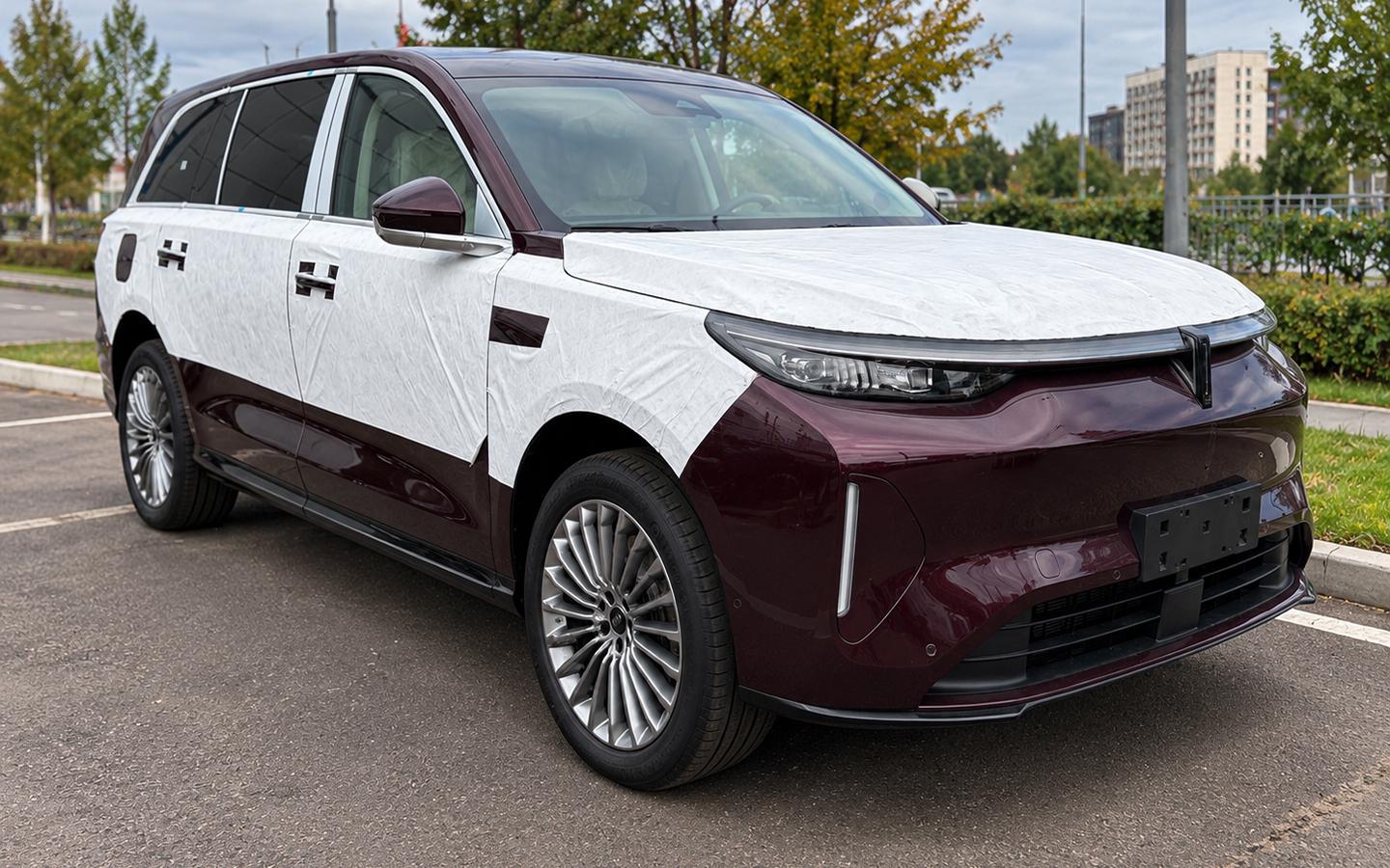 Новые кроссоверы Wey V9X стали отгружать дилерам. Продажи стартуют осенью