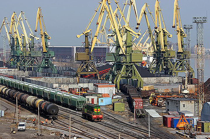 Морской порт Санкт-Петербург открыл новый автомобильный терминал