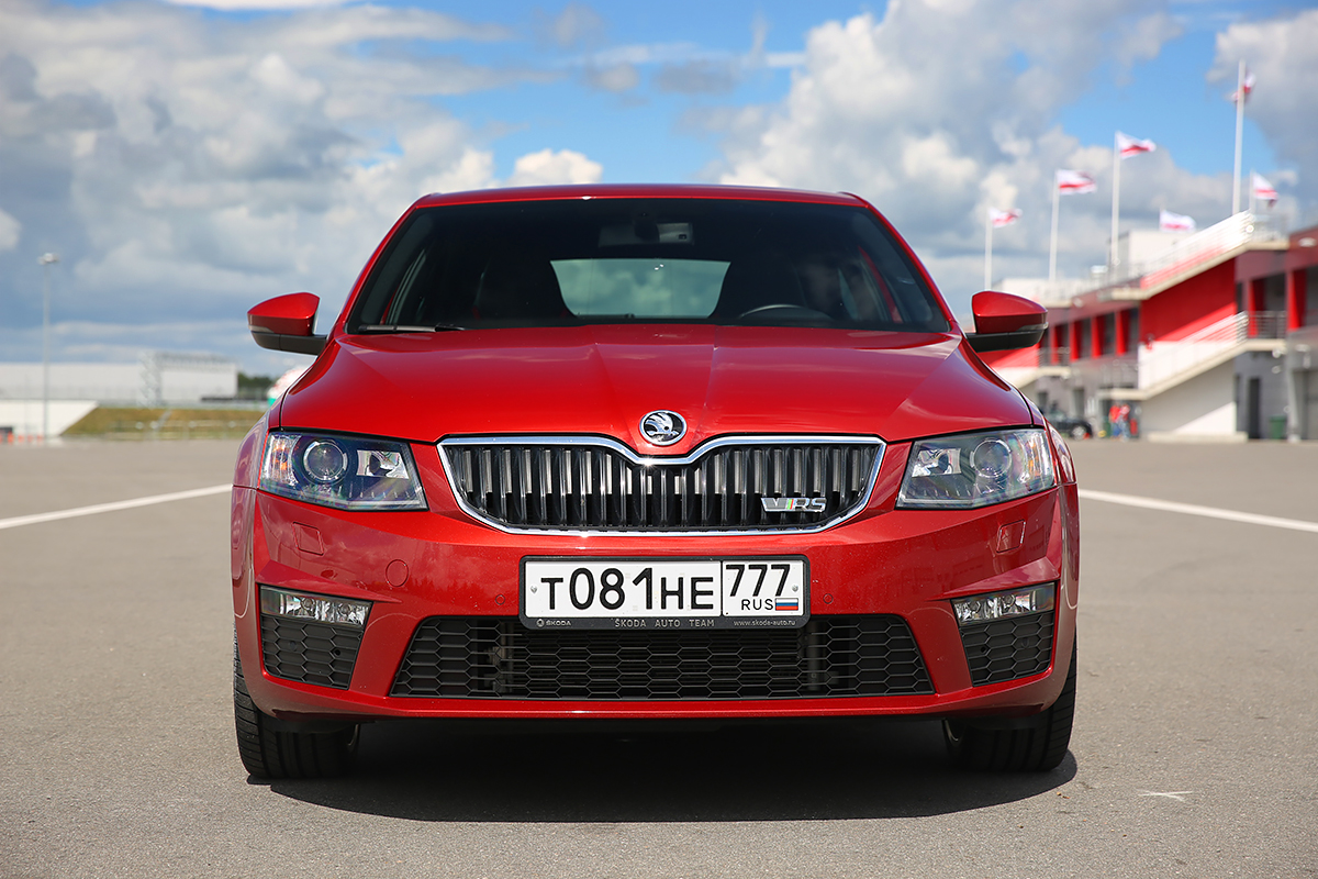 Красная линия. Тест-драйв Skoda Octavia RS :: Autonews