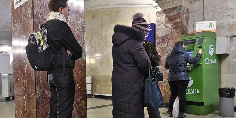ВТБ заменит банкоматы Сбербанка в московском метро на свои