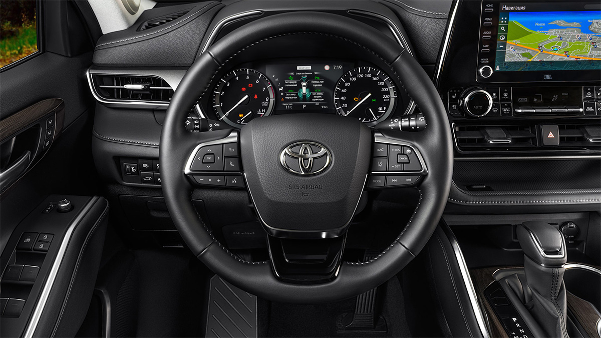 Toyota начала российские продажи Highlander нового поколения