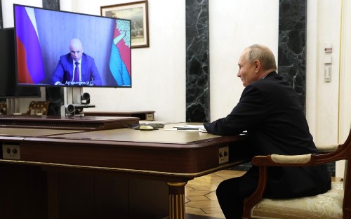 Владимир Путин и Игорь Артамонов
