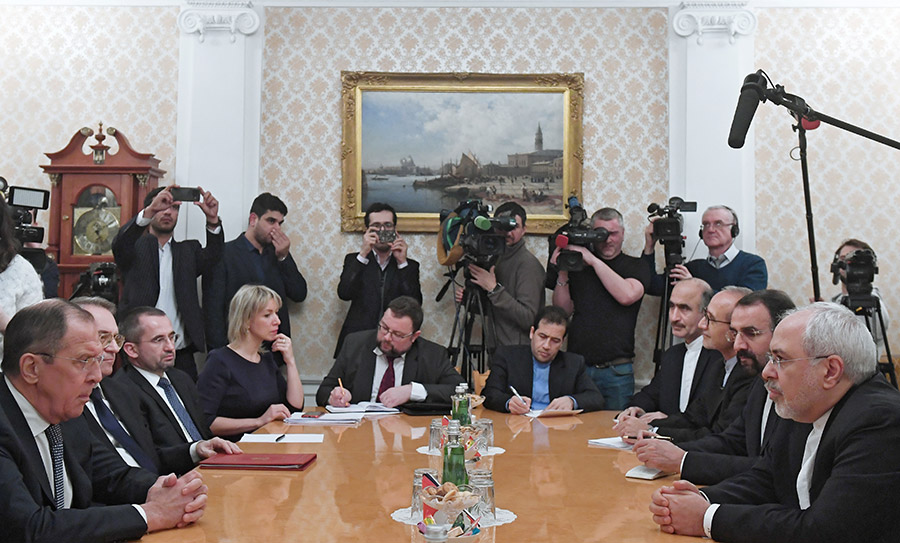 Сергей Лавров (слева) и Джавад Зариф (справа) на встрече в Москве