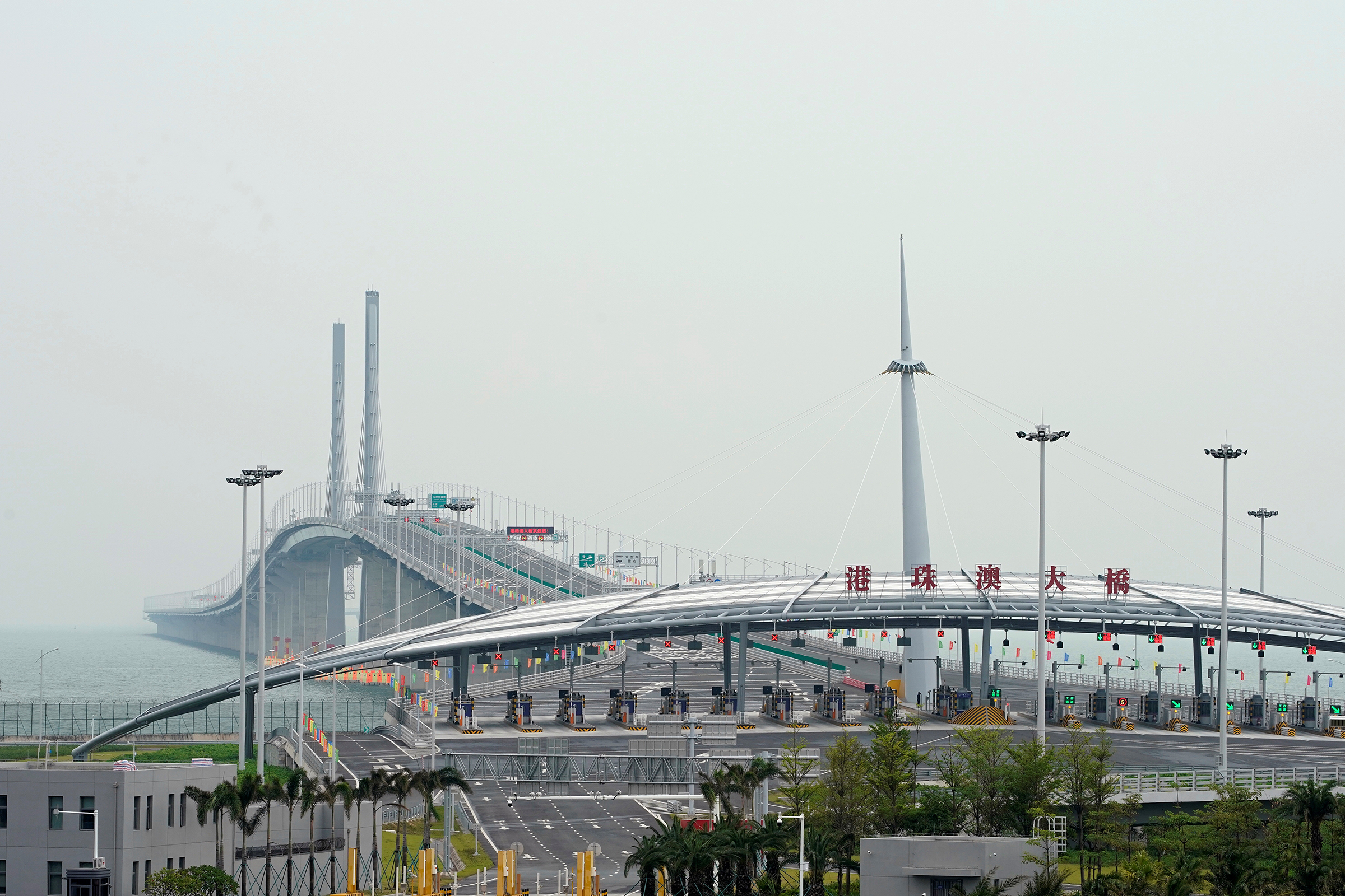В Китае открыли самый длинный в мире морской мост &mdash; 55&nbsp;км

&nbsp;