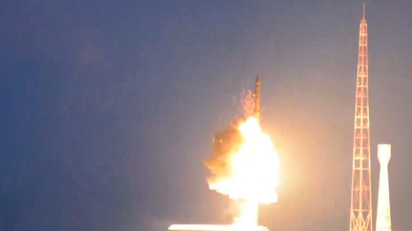 Запуск баллистической ракеты с Капустина Яра. Видео