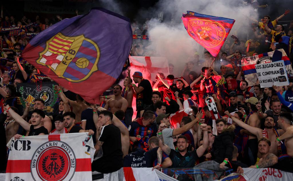 УЕФА оштрафовал Барселону за расистское поведение фанатов в матче с ПСЖ