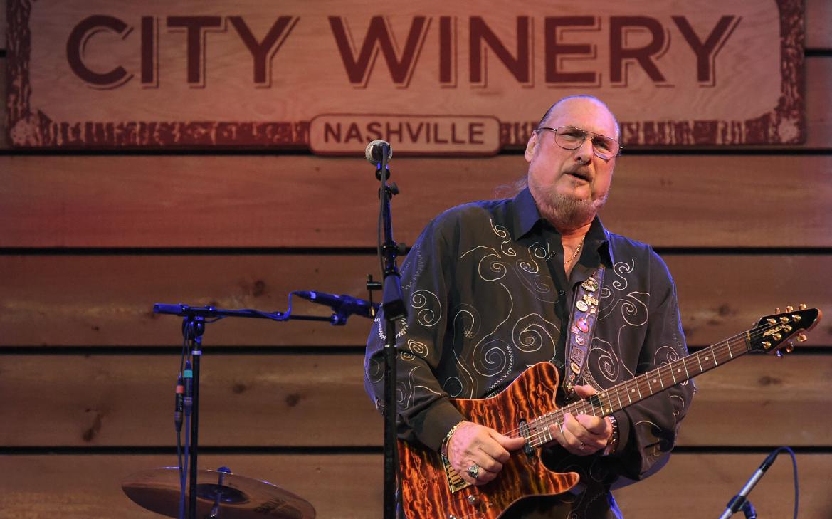 Американский гитарист Стив Кроппер умер на 85-м году жизни