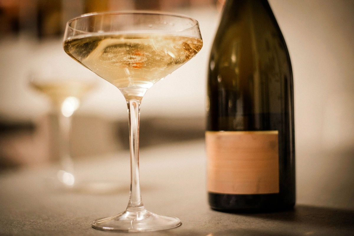 Шампанское и другие пузыри: как выбрать игристое на Новый год