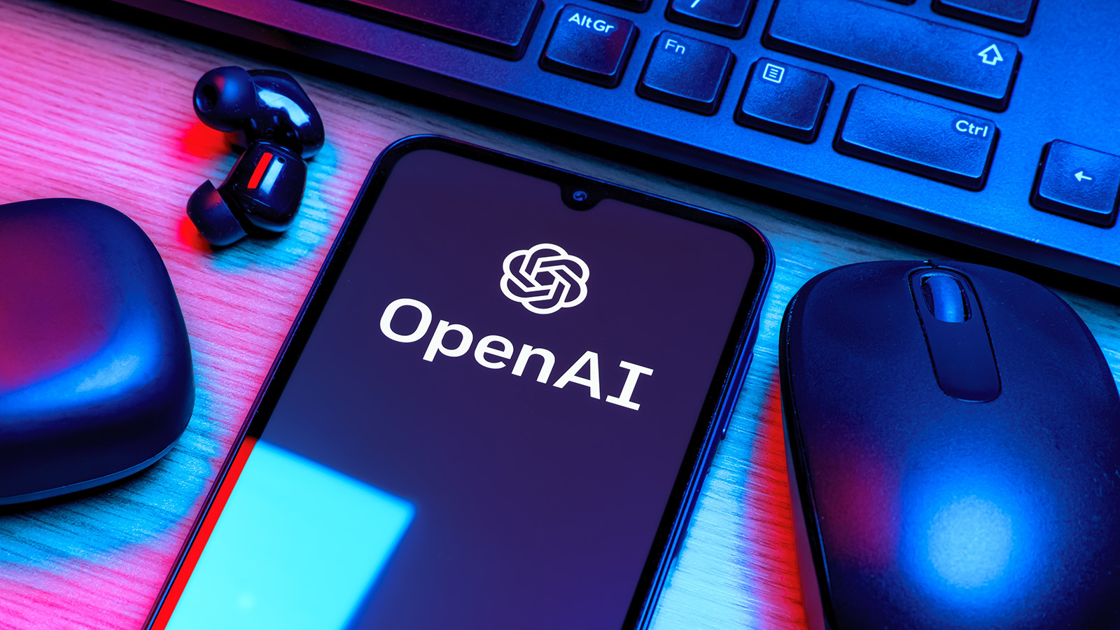 OpenAI создаст соцсеть без ботов. Как это будет реализовано