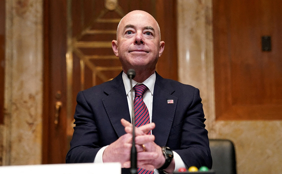 Kevin Lamarque / Reuters