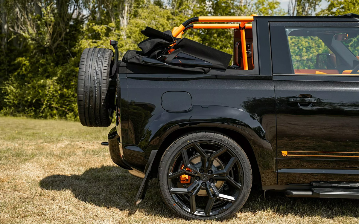 Land Rover Defender