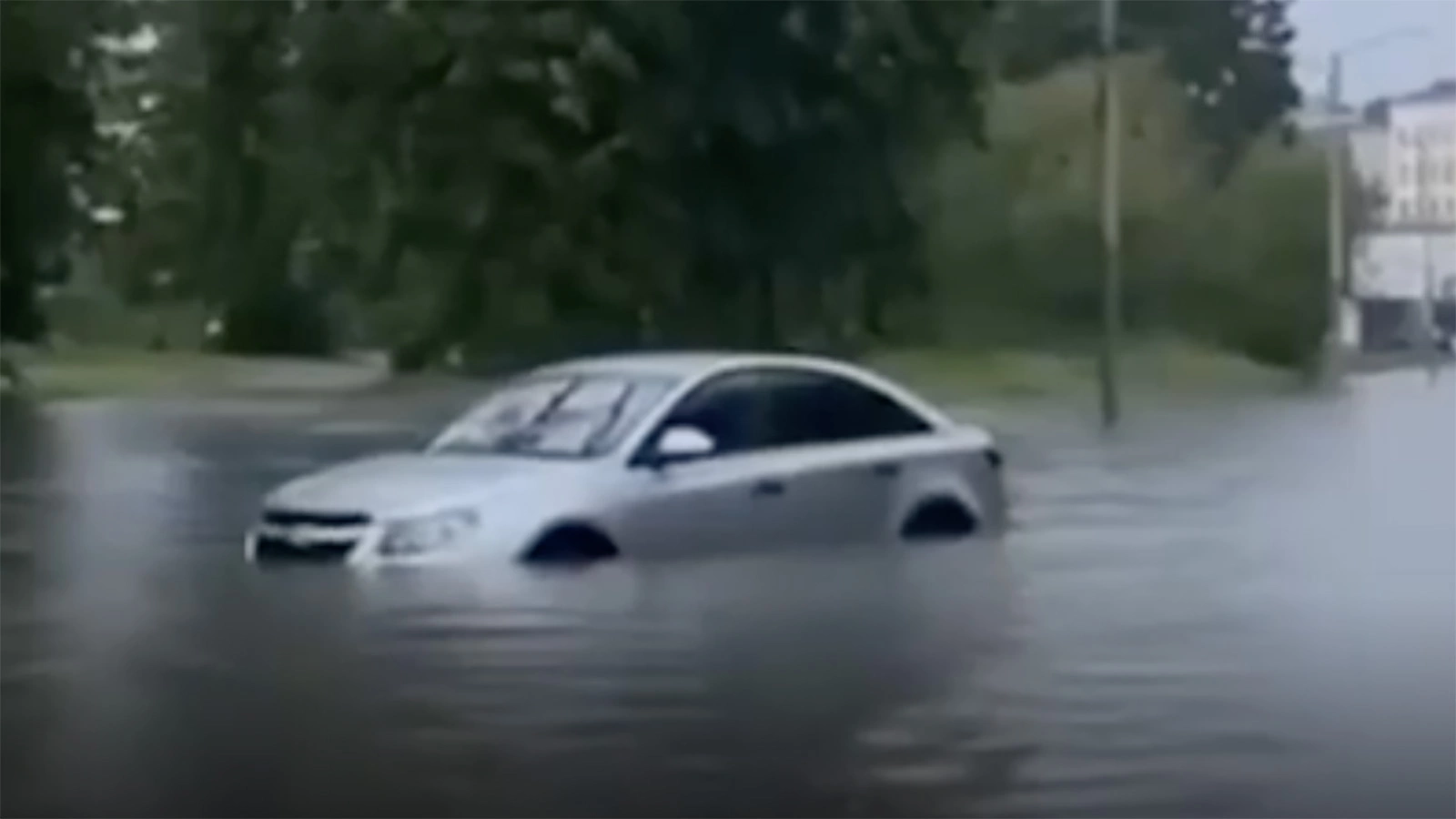 Выборг затопило после сильных дождей. Видео