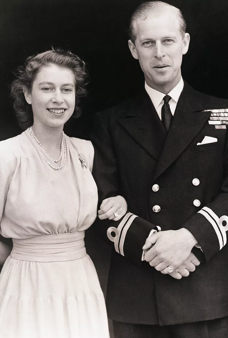 Елизавета II, тогда еще принцесса Лилибет, и Филипп Маунтбеттен, 1947