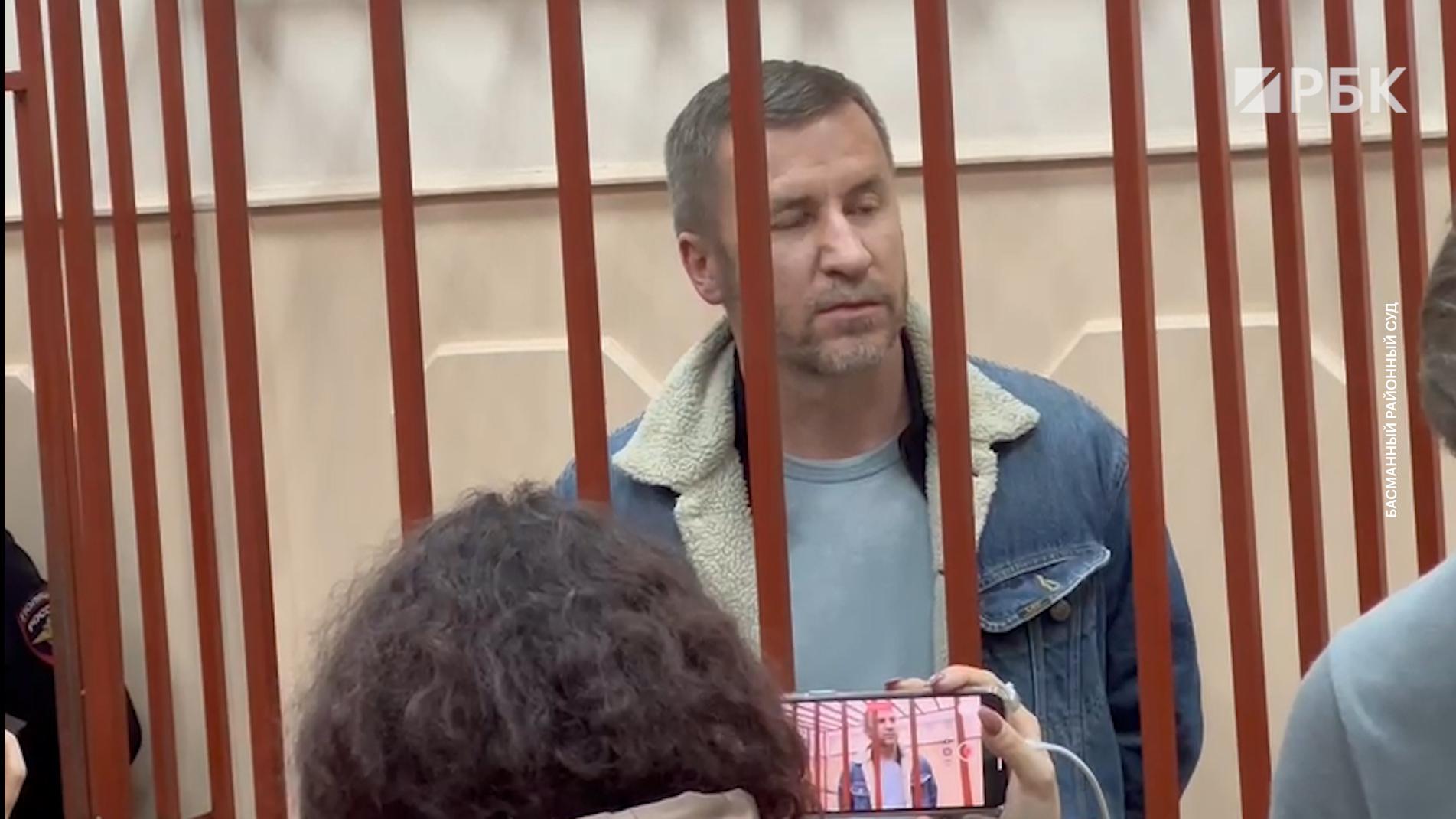 Суд арестовал защищавших Навального адвокатов