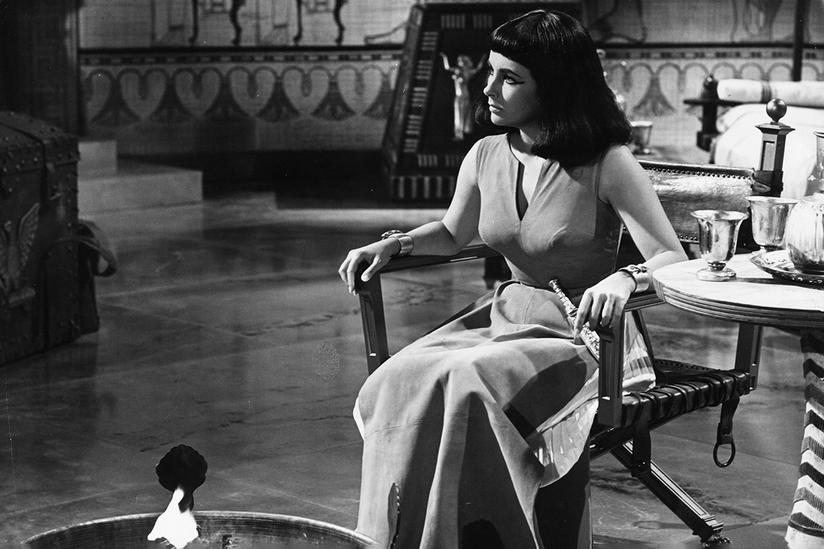 Кадр из фильма «Клеопатра» (1963)