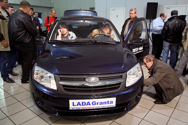 Презентация LADA Granta в автосалоне&nbsp;