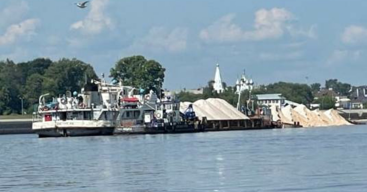 Сцена нижний новгород 800 лет. Новгород тонет. Ливень в нижнем новгороде 18 июля. Пожар на станции метро старая деревня в петербурге. Новгород тонет.