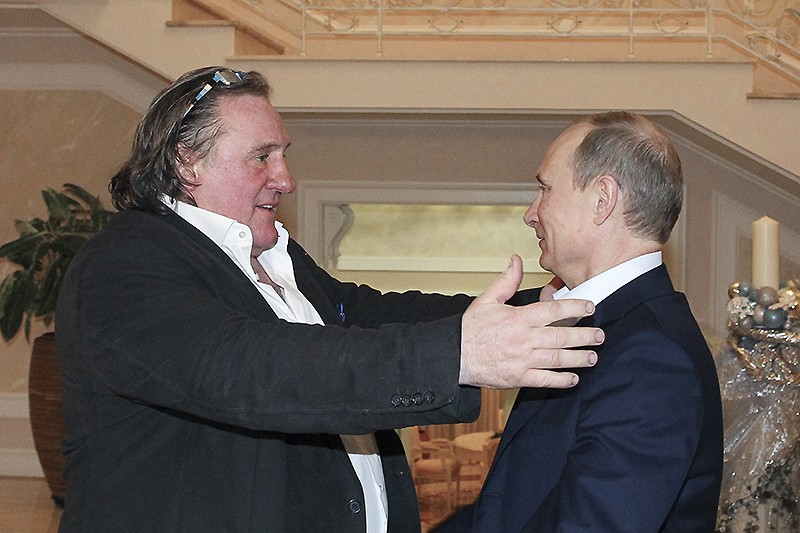 6 января 2013 года.Встреча в Сочи с французским актером Жераром Депардье, который получил в тот день российский паспорт. На встрече также присутствовал генеральный директор ВГТРК Олег Добродеев. 