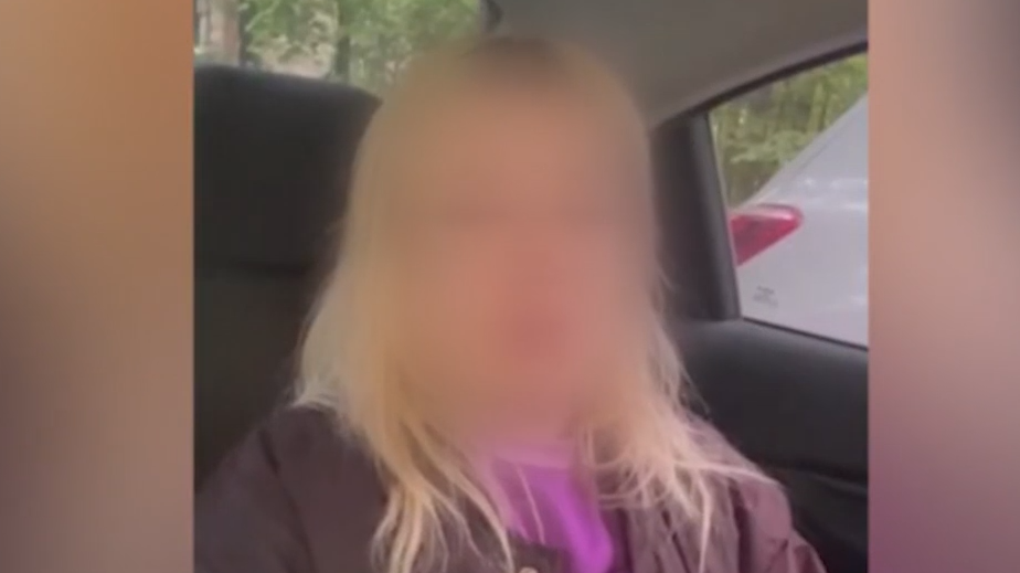 В Петербурге задержали девушку за умышленное повреждение паспорта