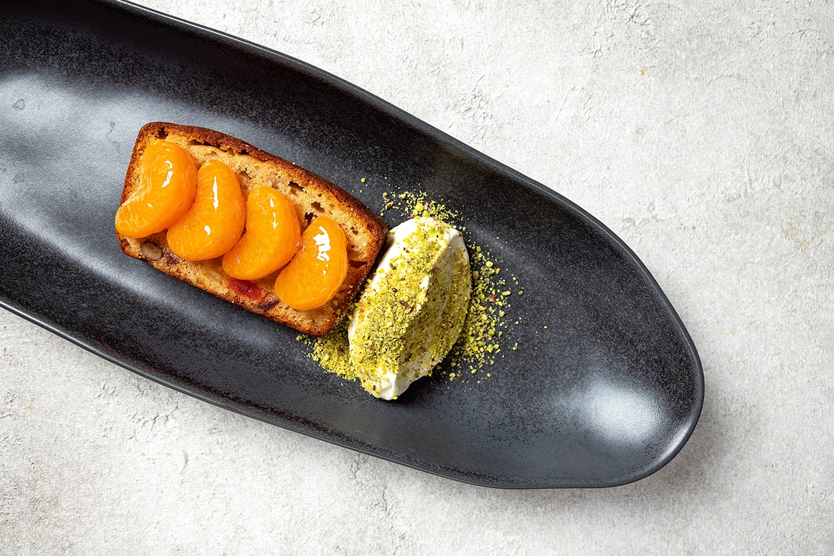 Такой штоллен делают на классическом кексовом тесте