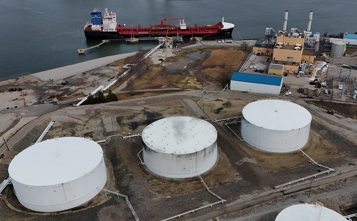 Brian Snyder / Reuters