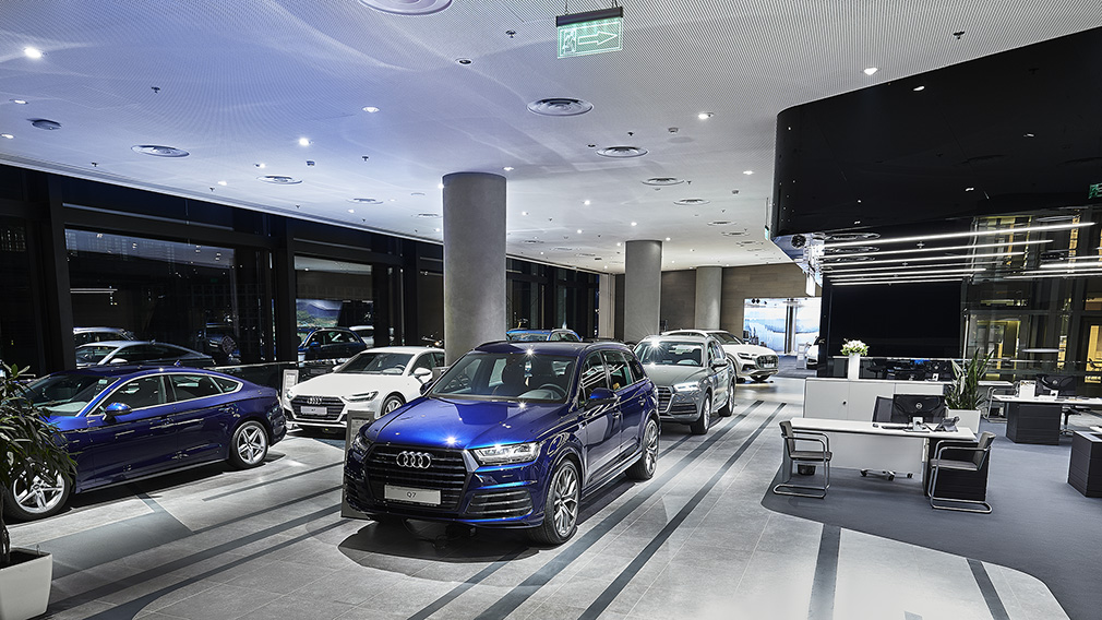 Премиальный масштаб: как устроен огромный дилерский центр Audi