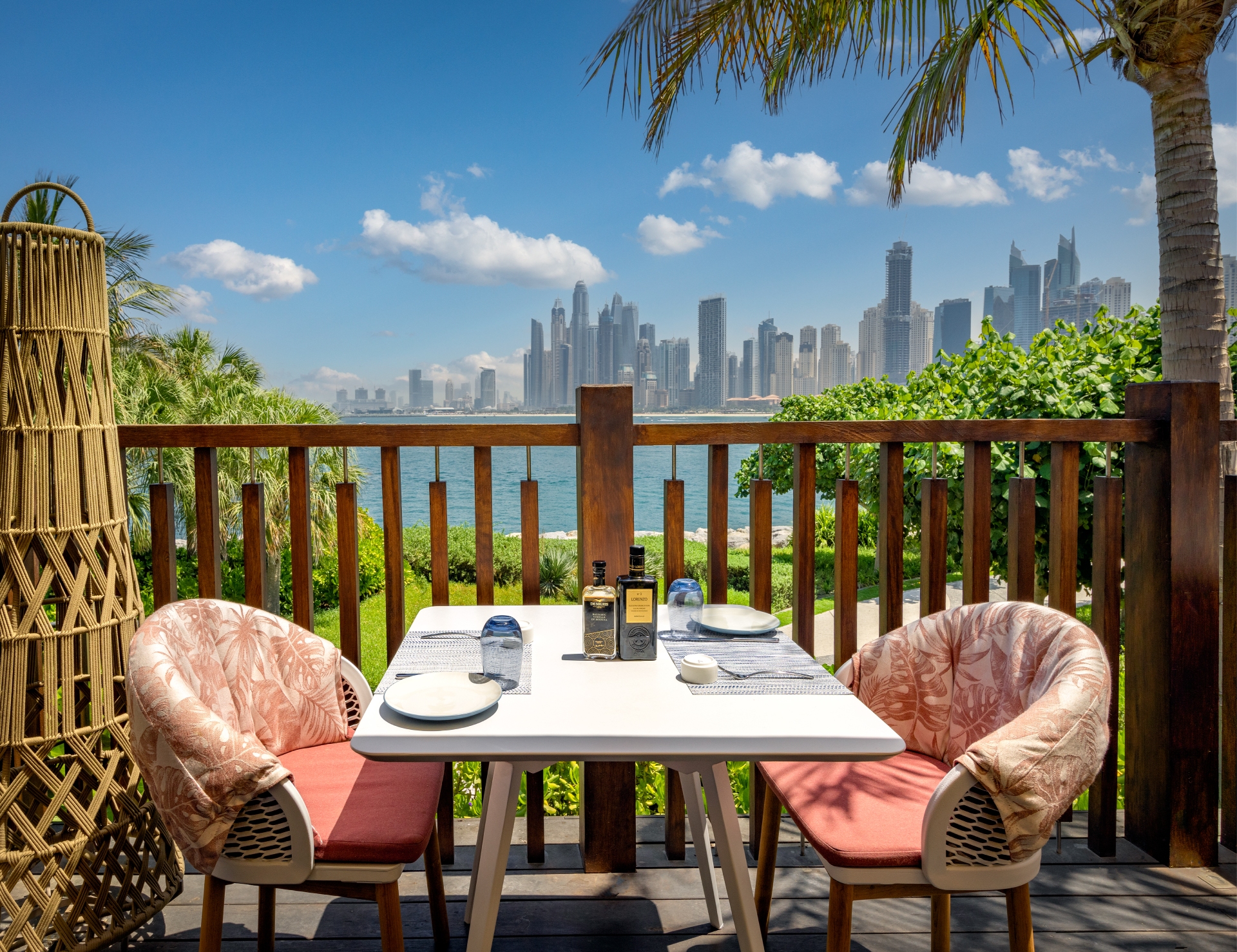 Вид на Дубай из ресторана и пляжного клуба Venus Ristorante &amp; Beach Club