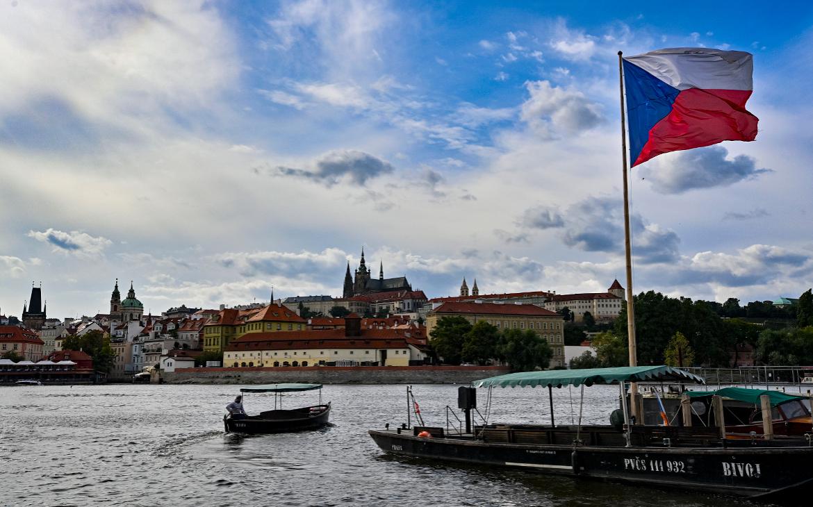 Чехия перестала пускать россиян с туристическими шенгенами