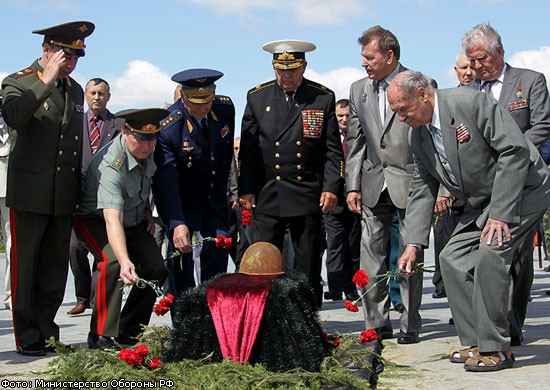 В Подмосковье открылось кладбище для героев и президентов