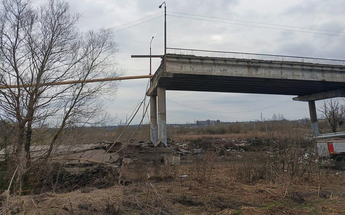 В районе Вязьмы остановили движение поездов из-за обрушения моста