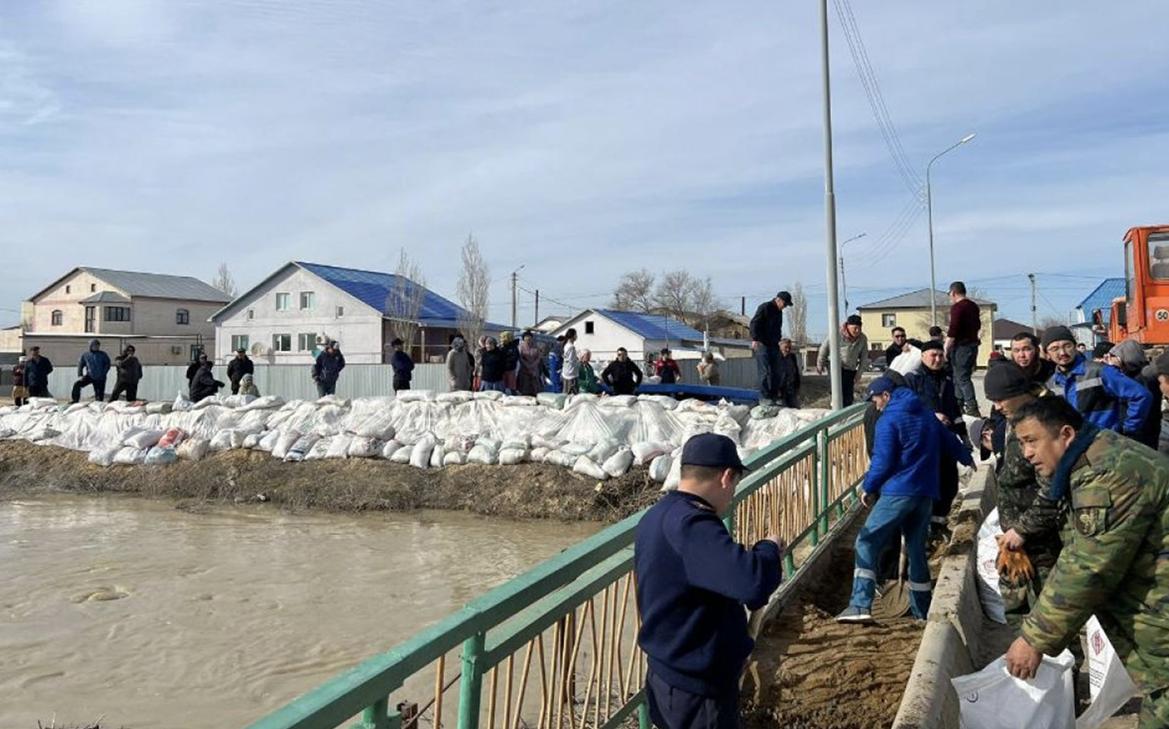 Число эвакуированных из-за паводков в Казахстане превысило 116 тыс.