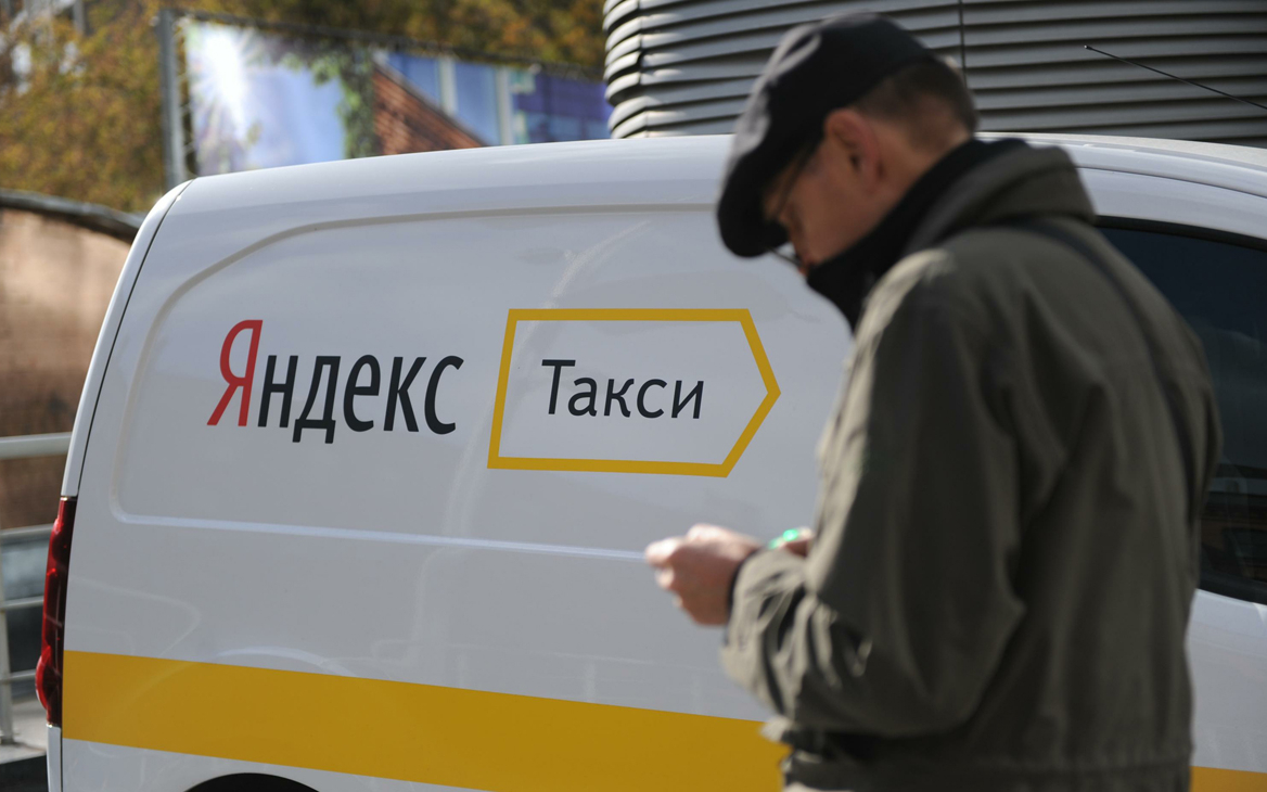 «Яндекс.Такси» заявила о выплатах в срок угрожавшему поджечь себя мужчине