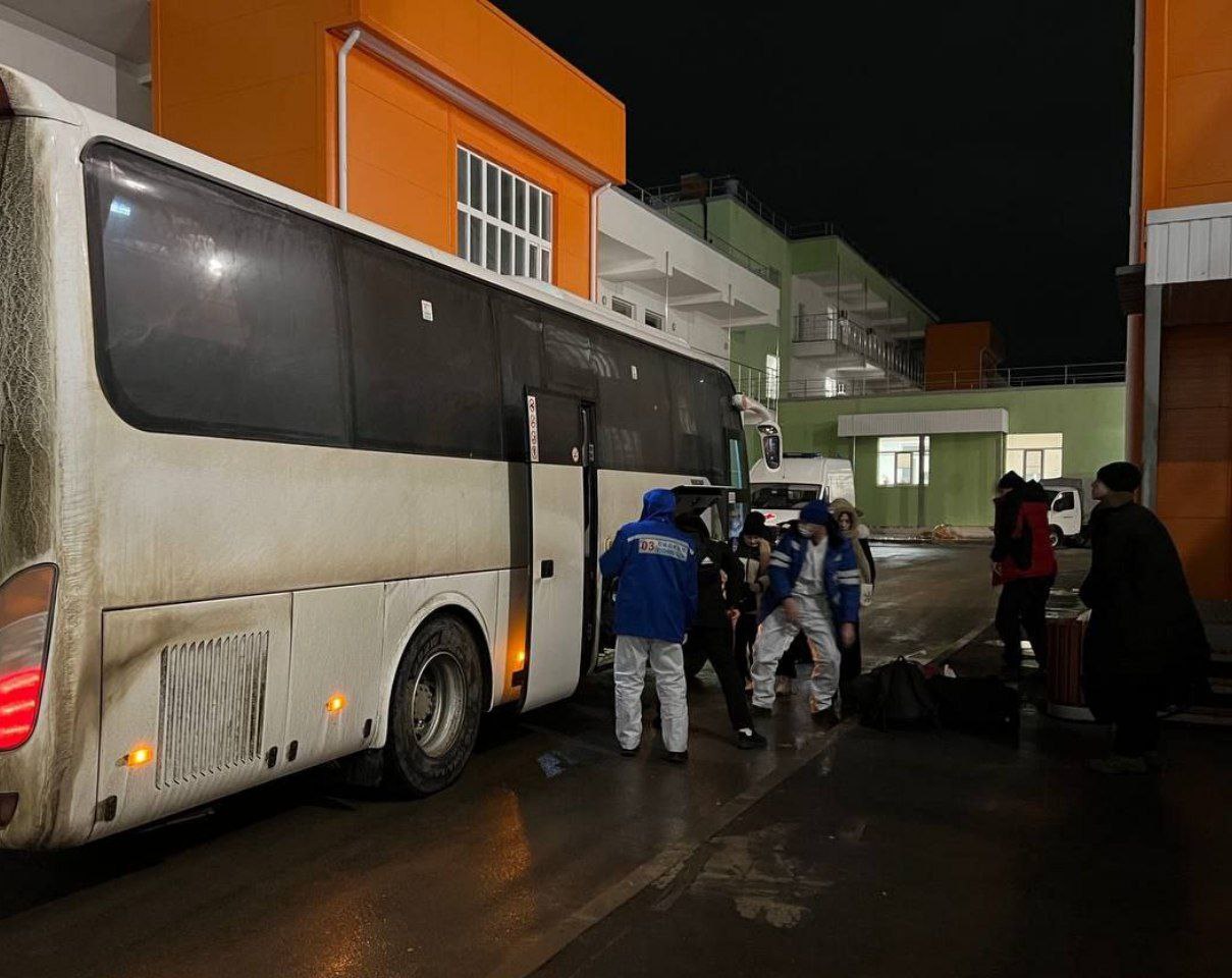 Детей доставили автобусами в инфекционную больницу Саратовской области