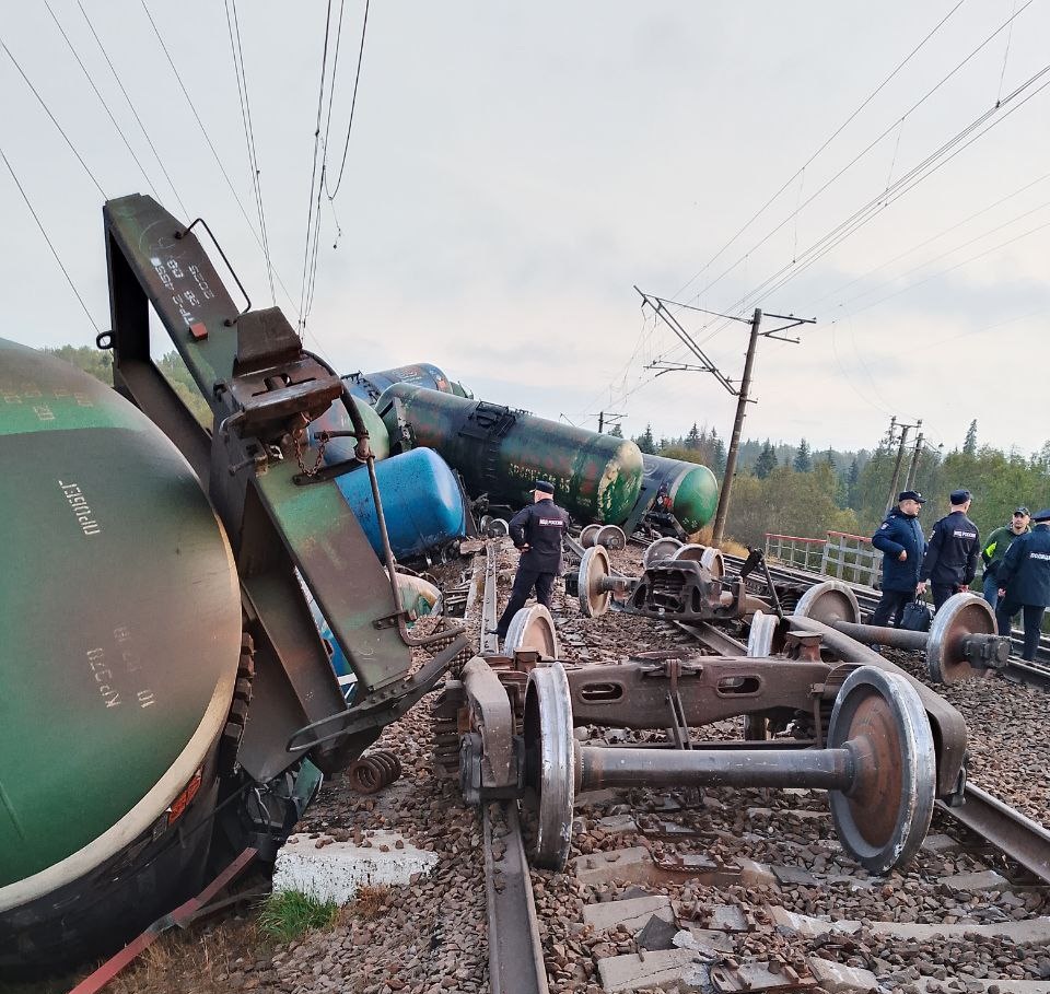 Сход с рельсов тепловоза с цистернами на перегоне Строганово&nbsp;&mdash; Мшинская в Лужском районе Ленобласти, на железной дороге Санкт-Петербург&nbsp;&mdash; Псков