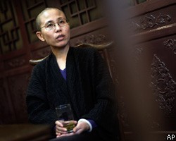 Нобелевскую премию мира вручили китайцу Лю Сяобо заочно