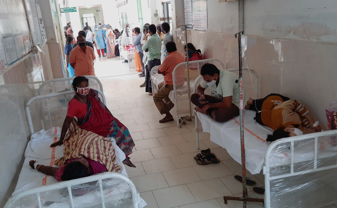 Пациенты в больнице города Элуру