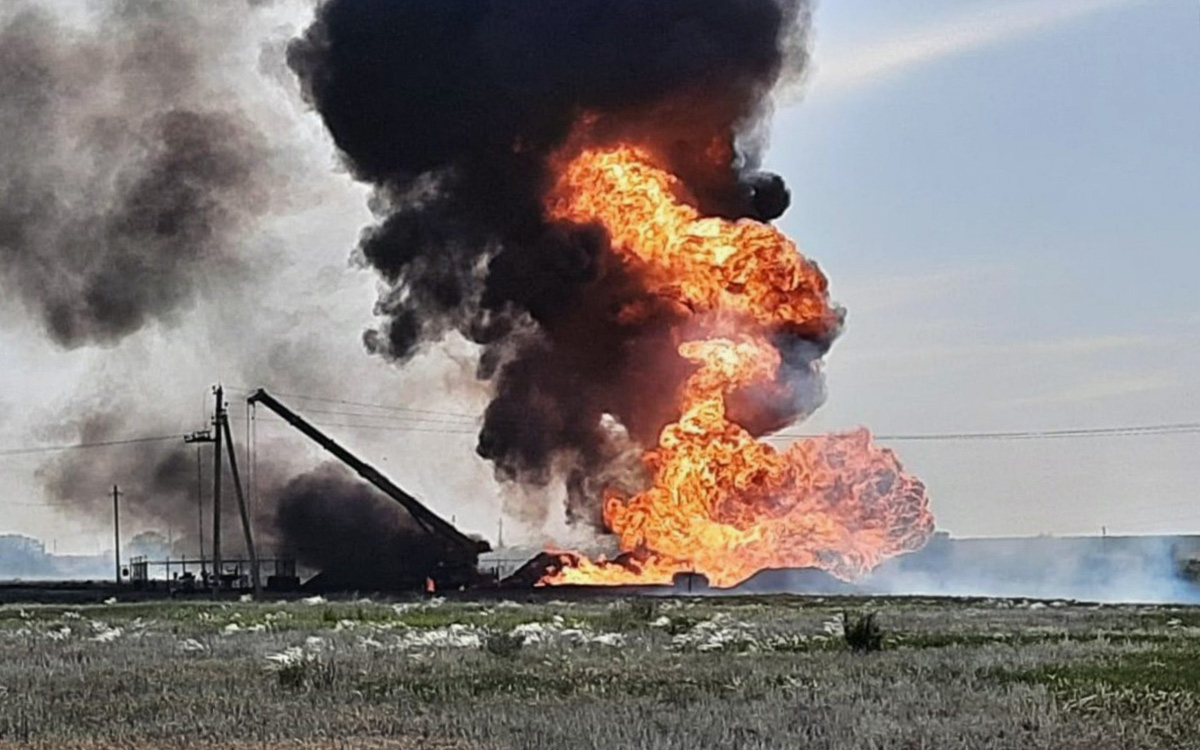 Газопровод в Саратовской области загорелся из-за аномальной жары