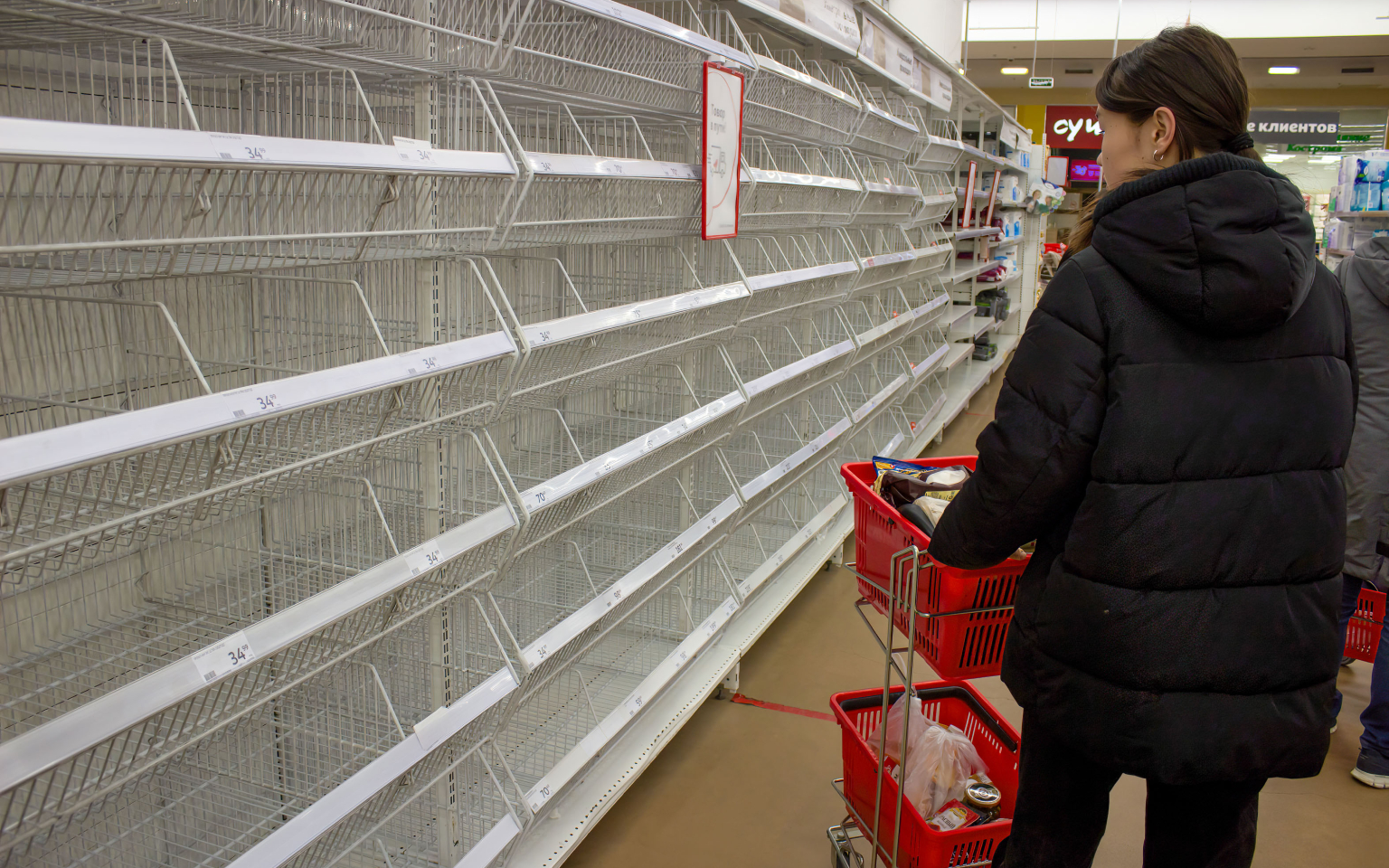 Канадские супермаркеты уберут с полок российский квас и зефир в шоколаде