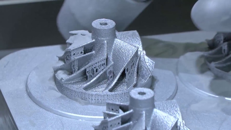 Винт из металлического порошка, напечатанный на 3D-принтере