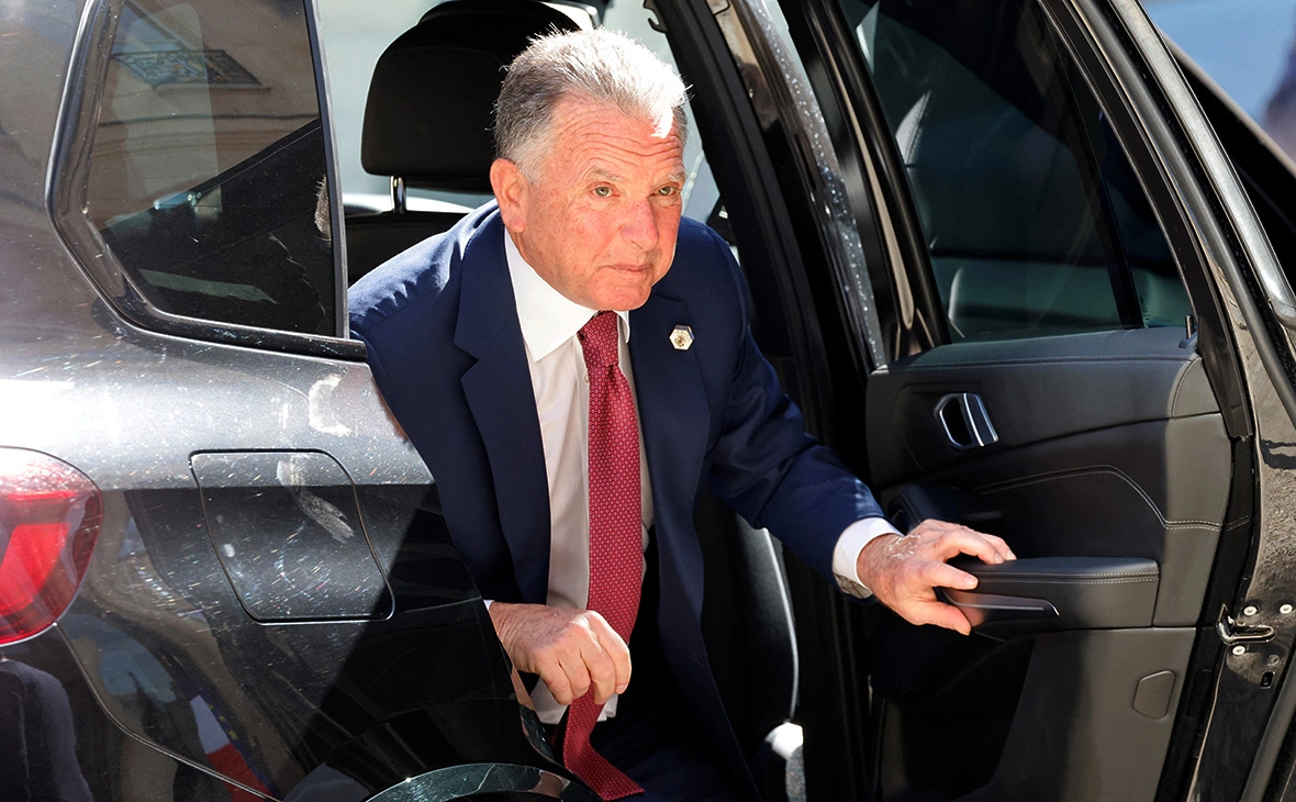 Ludovic Marin / Reuters