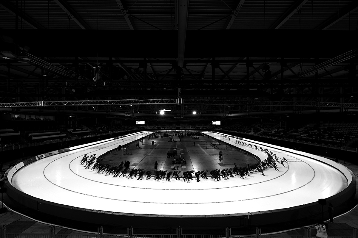 Конькобежный стадион на территории Ледового парка