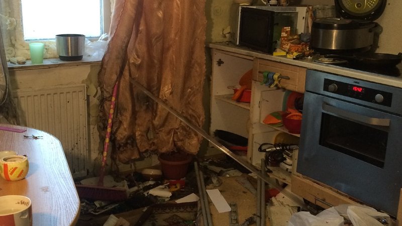 Кухня семьи Ерковичей после взрыва петарды