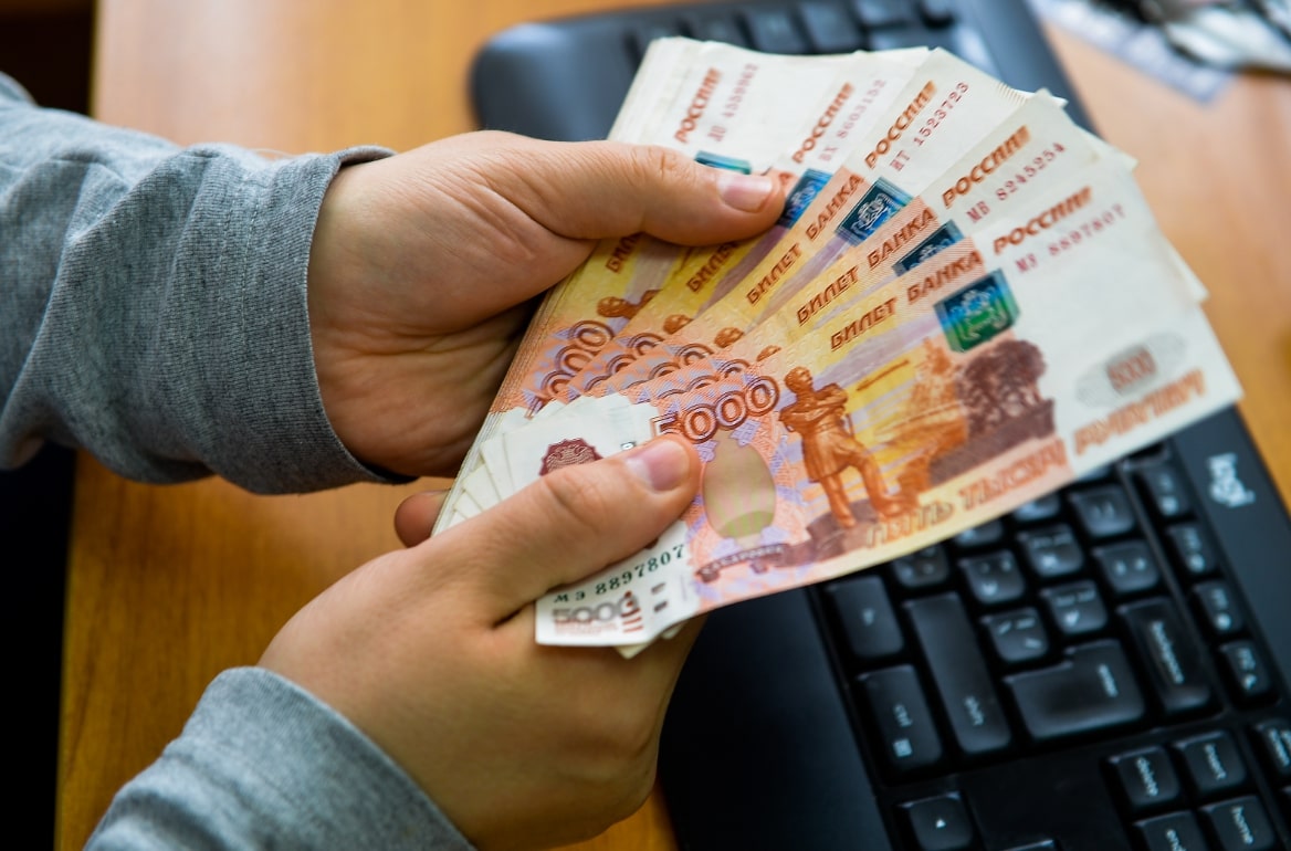 Медианная зарплата в Тюменской области по итогам четырех месяцев 2024 г. выросла до 60 тыс. руб.