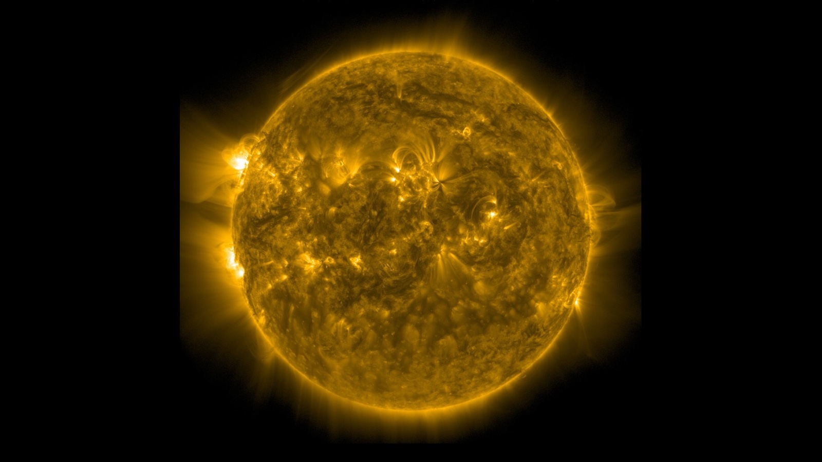 На Солнце произошла вспышка уровня M3.3. Будут ли магнитные бури