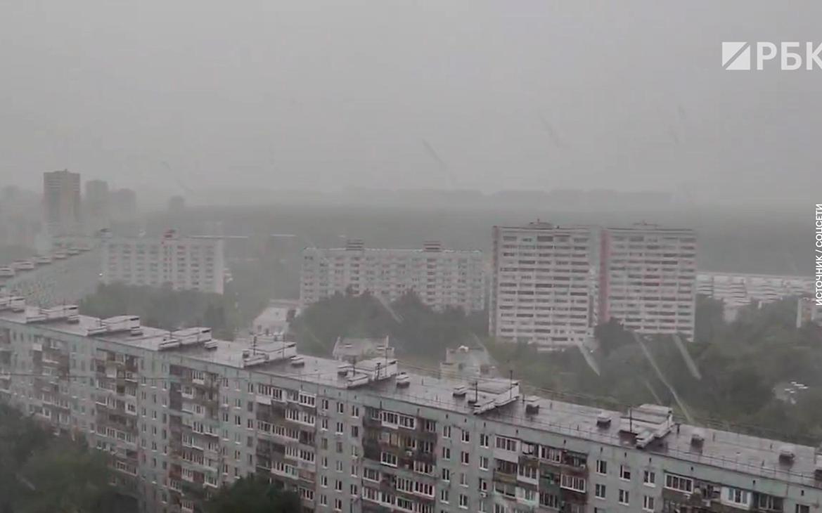 Ливень в Москве, о котором предупреждало МЧС. Видео